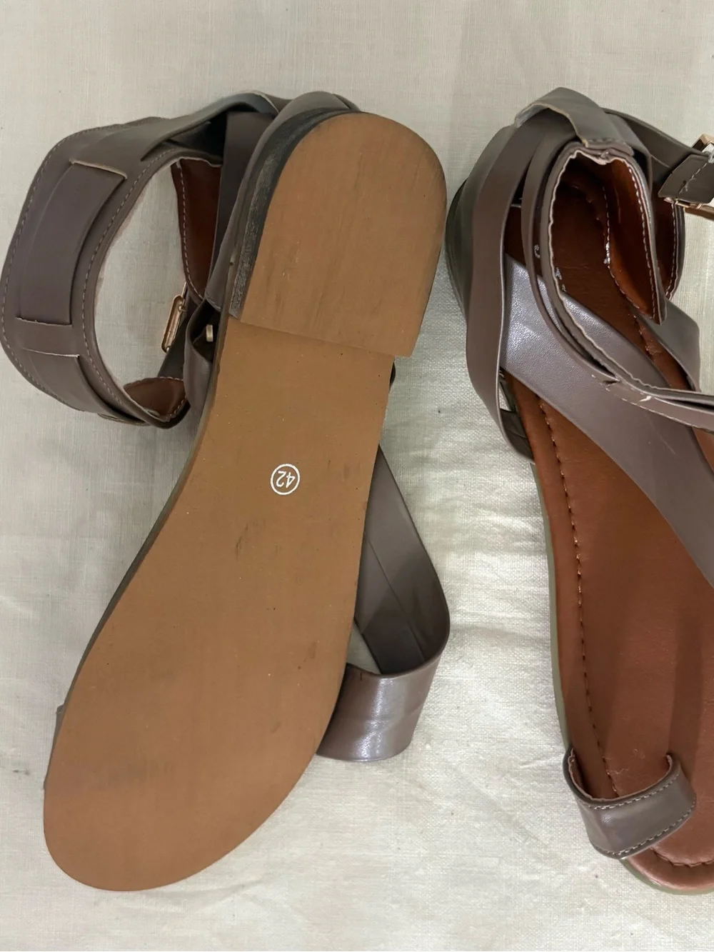 JUTY Toe Loop Ankle Strap Flat Sandals Women Size 10 Gladiator Comfor See Photo